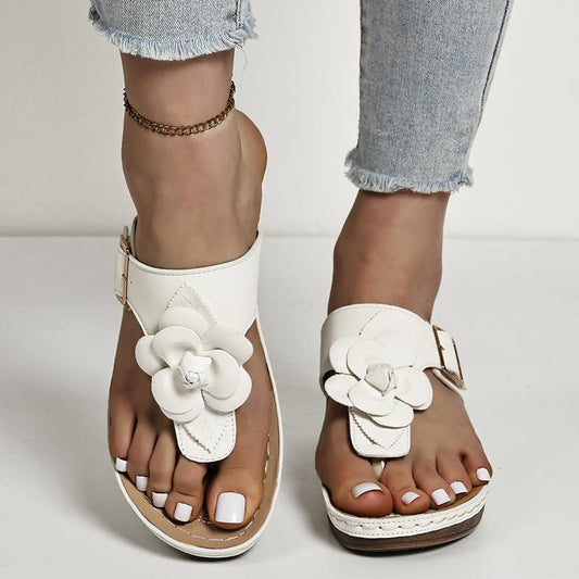 Wygodne damskie kapcie ortopedyczne na klinowym obcasie