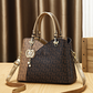 👜 Elegancka torebka damska w stylu retro