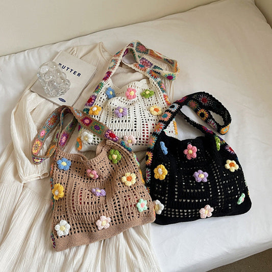 Damską szydełkową torebkę na ramię w stylu etnicznym