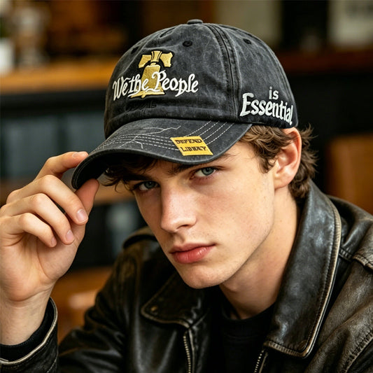 Czapka z haftem przedstawiającym postarzaną flagę amerykańską