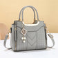 👜50% ΕΚΠΤΩΣΗ! ✨ Γυναικεία τσάντα τύπου satchel με ραφές σε σχήμα V – Χρυσά μεταλλικά στοιχεία, πολλαπλά διαμερίσματα, χερούλι στην κορυφή 🌸